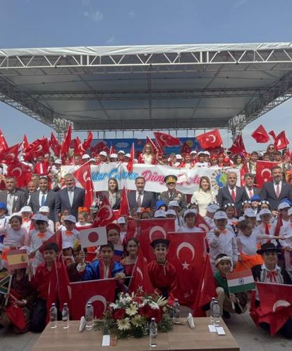 Depremin yaralarının sarıldığı Hatay’da 23 Nisan coşkusu