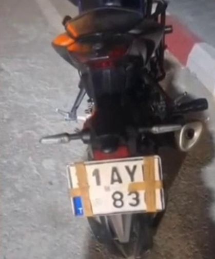 Plakayı yara bandıyla kapatan sürücü yakayı ele verdi