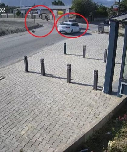 Kazada metrelerce havaya uçtular