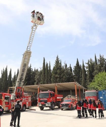 Hatay itfaiyesinden üniversite öğrencilerine yangın eğitimi