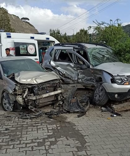 Belen'de trafik kazası: 2 yaralı