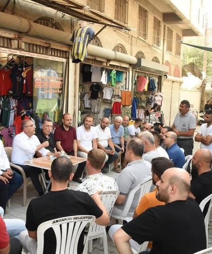 Başkan Yapar, Uzun Çarşı esnafıyla bir araya geldi