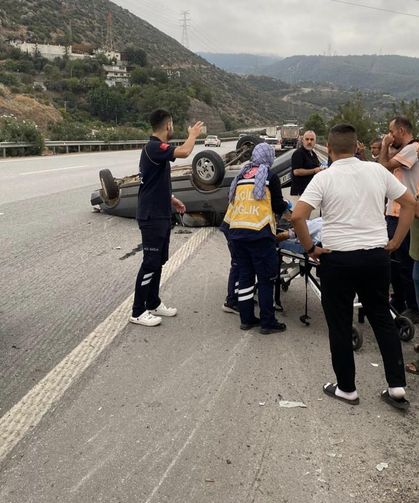 Hatay'da otomobil takla attı: 4 yaralı