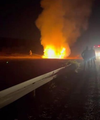 Otomobil alev topuna döndü