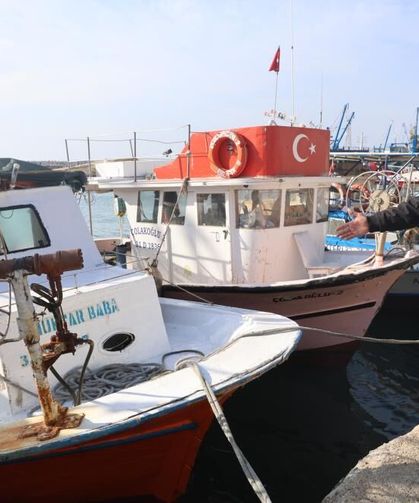 Teknesi denizde bulunan kayıp balıkçı 3 gündür Akdeniz'de aranıyor