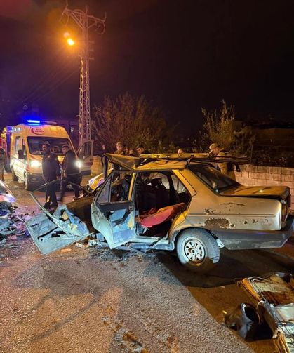 TOFAŞ’ın hurdaya döndüğü kazada 2 kişi yaralandı