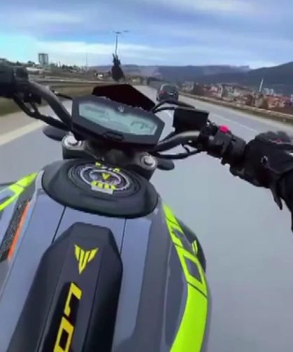 Otobanda 174 kilometre hızla ölüme meydan okuyan motosikletliye 45 bin TL ceza