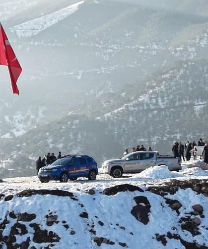 Hatay'ın zirvesinde gururlandıran bayrak değişimi