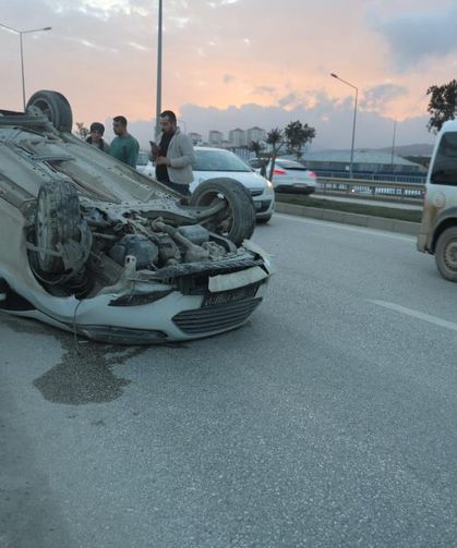 Hatay'da otomobil takla attı: 3 yaralı