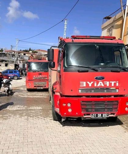 Hatay’da dumandan etkilenen 3 vatandaşı itfaiye kurtardı
