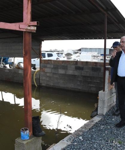 Başkan Yapar, aşırı yağışla birlikte sular altında kalan Aşağıoba Mahallesi'nde incelemelerde bulundu