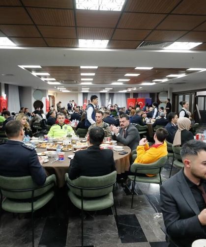 Vali Masatlı, polis teşkilatıyla iftar sofrasında bir araya geldi