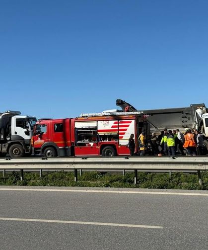 Aynı istikametteki kamyonlar çarpıştı: 1 ölü