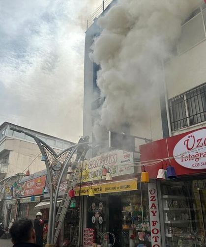 Oyuncakçı dükkanında korkutan yangın