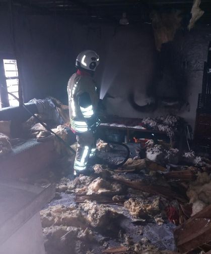 Belen’de yanan ev kullanılmaz hale geldi