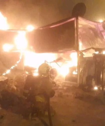 Alevlere teslim olan konteyner yanarak kullanılamaz hale geldi