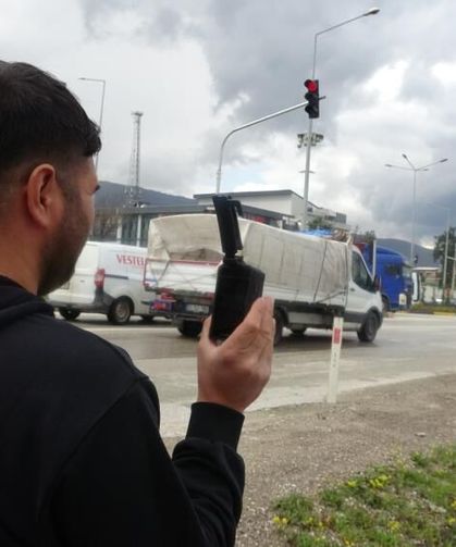 Kırmızı ışık ihlali yapanlar kamerayla tespit edilip, telefonla arandı