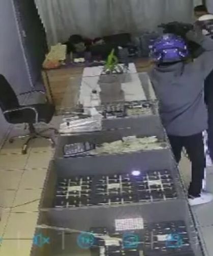 20 yıllık emeği olan 22 milyon TL’lik altını 3 dakikada çalınan kuyumcu, altınlarını teslim alıp ülkesine döndü