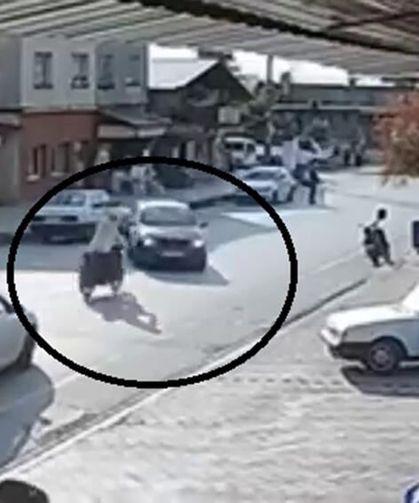 Otomobille çarpışan motosikletin sürücüsü yaralandı