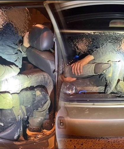 Bagajı dahi göçmenle dolduran 4 araç sürücüsüne 601 bin TL ceza uygulandı