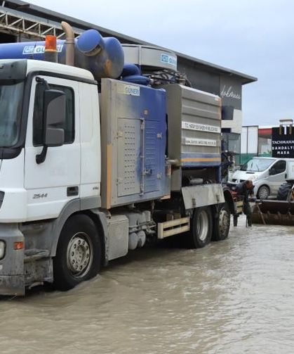 HBB ekipleri, 110 noktaya müdahale ederek 32 vatandaşı kurtardı