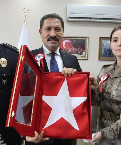 Şehidin kızı PÖH üniformasıyla babasının izinden gidiyor