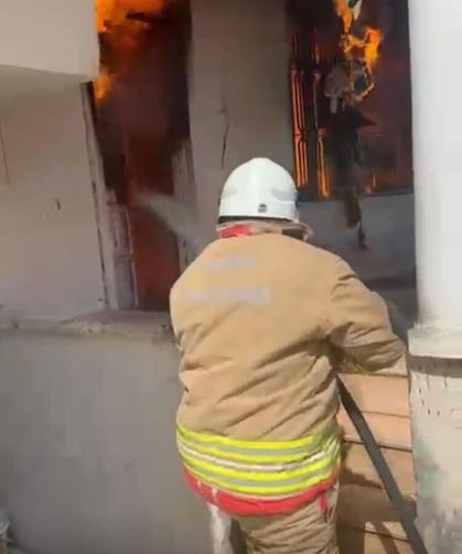 Reyhanlı’da müstakil ev alevlere teslim oldu