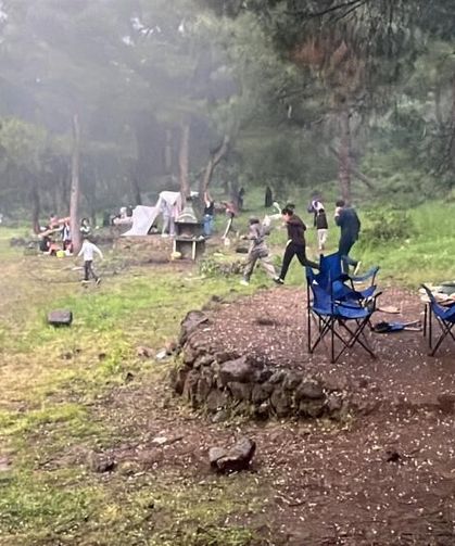 Erik büyüklüğündeki doluların isabet ettiği vatandaşlar panik yaşadı