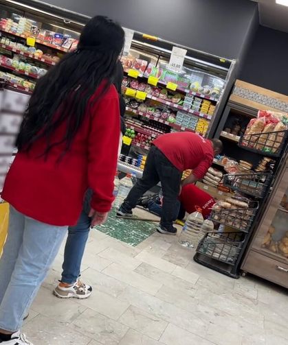 Markete giren fare paniğe neden oldu