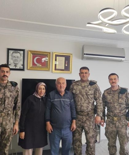 Hatay polisinden şehit ailelerine babalar günü ziyareti