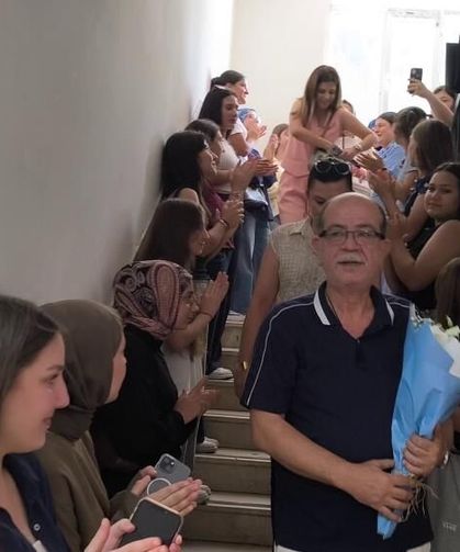 🗣️Öğrencilerinden helallik alarak emekliye ayrılan 38 yıllık öğretmene alkışlı veda💐