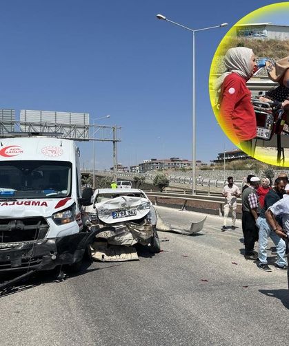 Ambulansın karıştığı kazada sağlık personeli hastayı battaniyeyle güneşten korudu