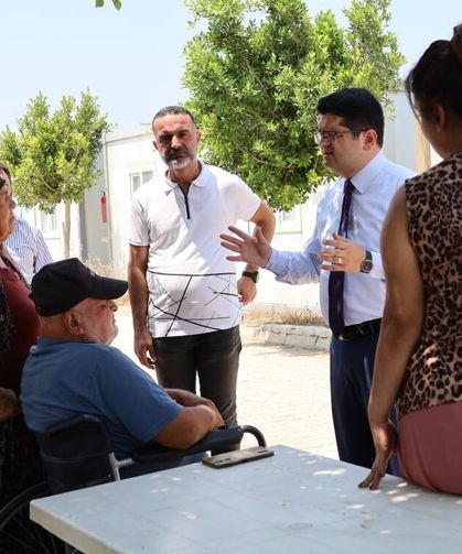 Arsuz'da konteyner kentlerin tahliyesiyle ilgili vatandaşlarla bir araya gelindi