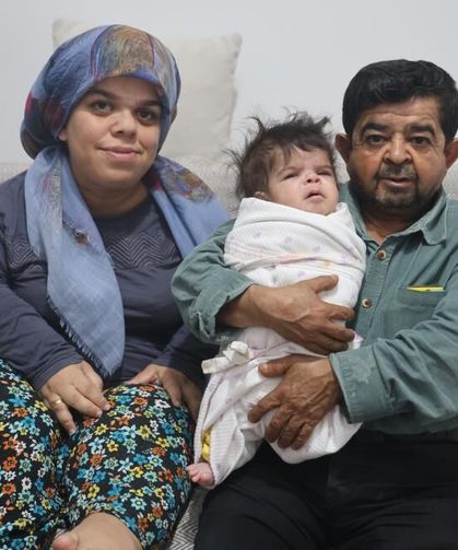 21 yıl sonra evlenen cüce çiftin kızları dünyaya geldi