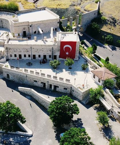 Bâyezid-i Bistami Türbesi Kapılarını Yeniden Açıyor
