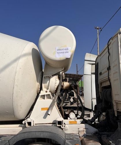 Miksere yuva yapan kumruların uçmasıyla 45 gün sonra araç yeniden çalıştı