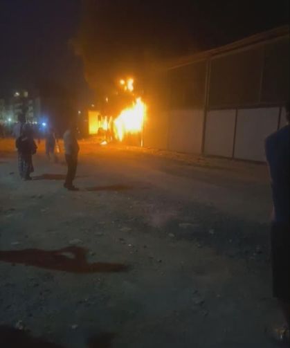 İşçilerin kaldığı konteyner yatakhane alevlere teslim oldu