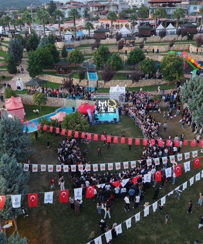 Altınözü Festivali’nde zeytin, lezzet ve eğlence bir arada