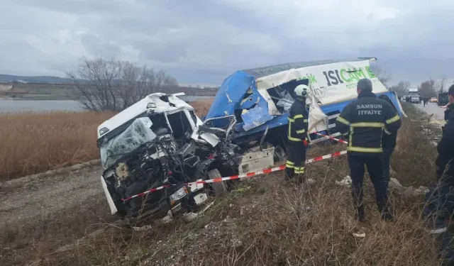 Samsun'da kaza: 2 tır birbirine girdi, 1 ölü, 2 yaralı!