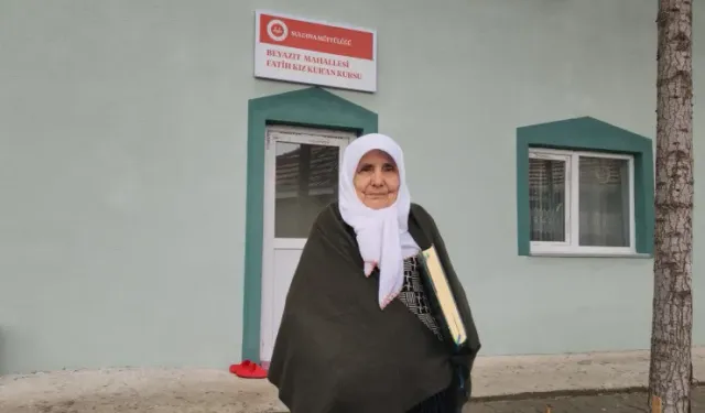 Azimli Teslime Nine Kursa katılıp 82 yaşında Kur'an okumayı öğrendi