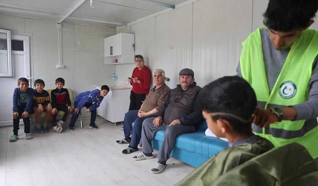 Hasta ve engelli afetzedelere ücretsiz bayram tıraşı