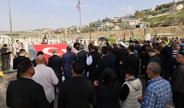 İl protokolünden şehitliklere anlamlı ziyaret