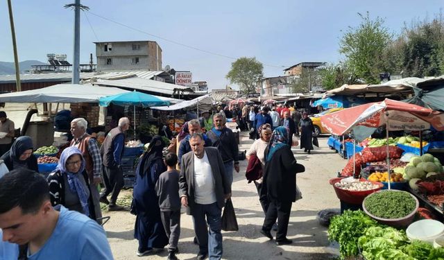 Uzun Çarşı'da Ramazan Bayramı Öncesi Yoğunluk
