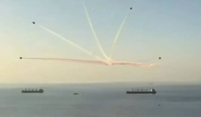 Türk Yıldızları İskenderun Semalarını Büyüledi!