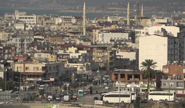 İskenderun'da Suriyelilerin dönüşü ve afet konutlarının teslimi fiyatları düşürmeye başladı