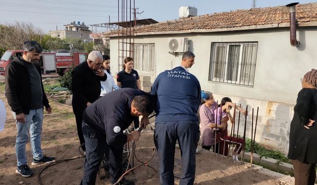 Koluna inşaat demiri saplanan çocuğa kritik müdahale