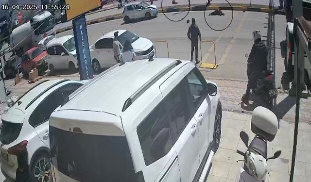 Ölümlü kazada 2 kadın metrelerce havaya uçtu