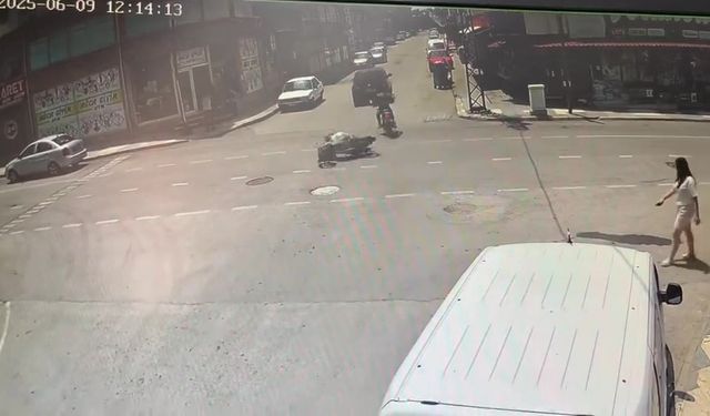 Çarpmayayım derken kaza yaptı: O anlar kamerada