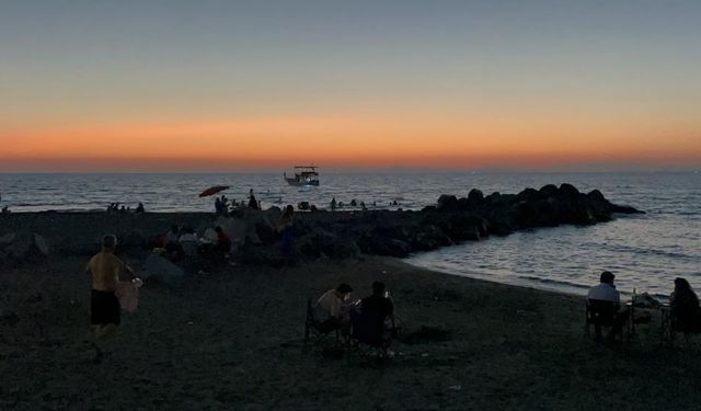 Denize atlarken kayalıklara çakıldı