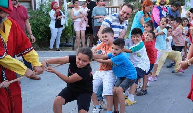 Defne Belediyesi'nin Çekmece Mahallesi'nde düzenlediği etkinlikte çocuklar doyasıya eğlendi